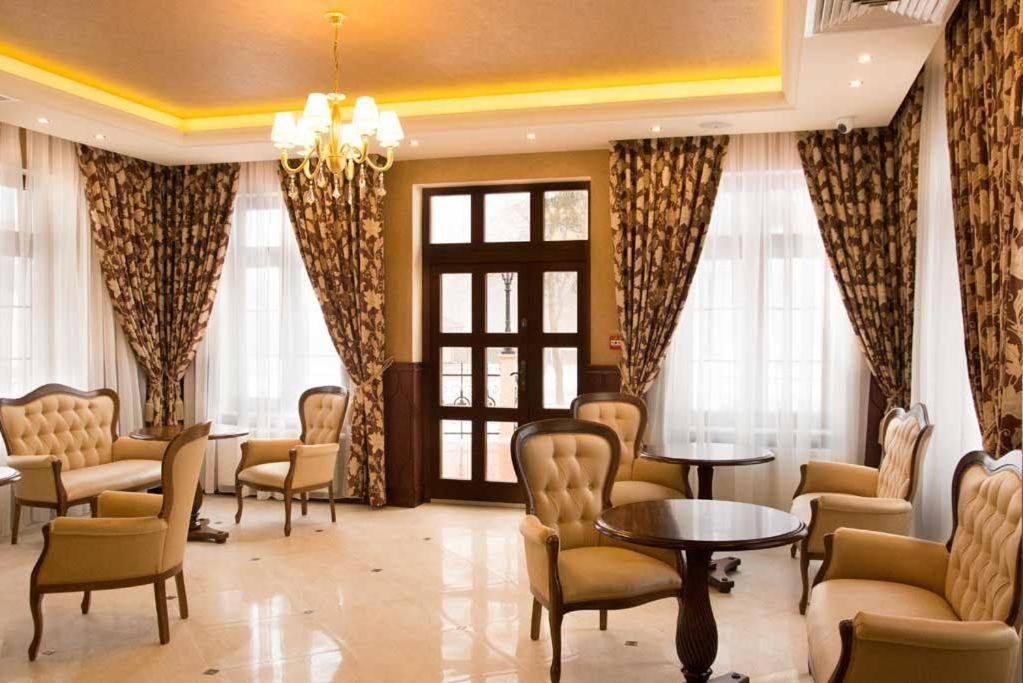 Palac Mysleta Uzdowo Luaran gambar