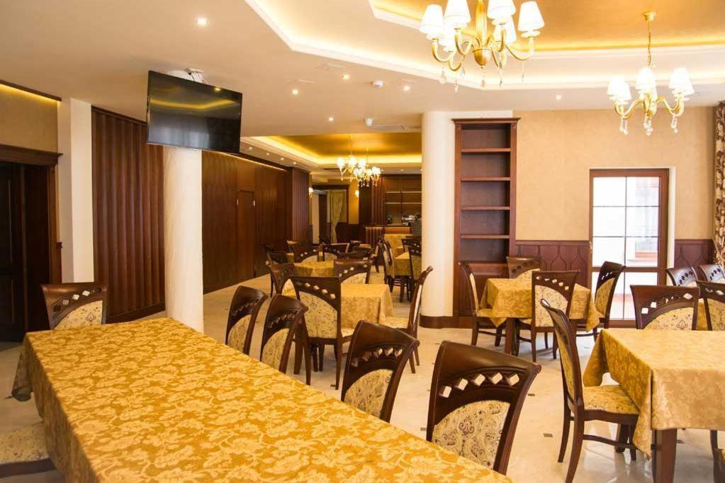 Palac Mysleta Uzdowo Luaran gambar