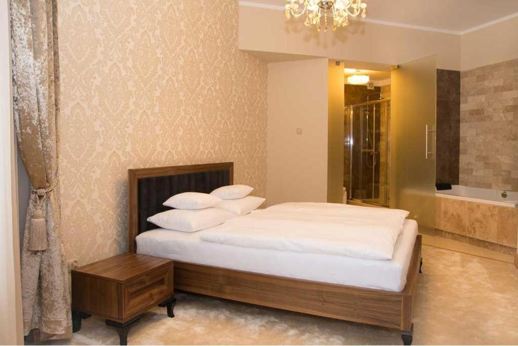 Palac Mysleta Uzdowo Luaran gambar
